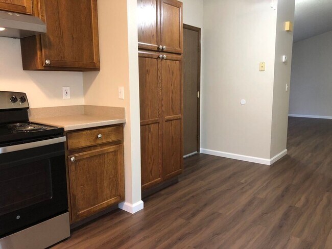 Building Photo - 3 Bed/2bath Single Family Home in Parkwood East