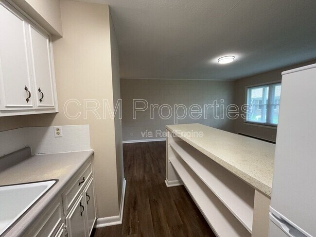 Building Photo - 6134 Hillside Ave