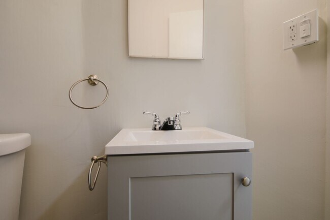 Interior Photo - Oxford III