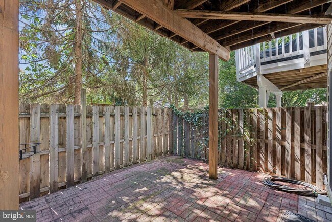 Building Photo - 11465 Log Ridge Dr