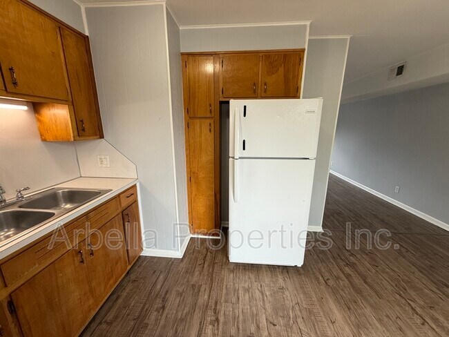 Building Photo - 1404 Bloomingdale Rd