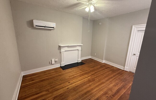 Building Photo - 2724 Jefferson Ave