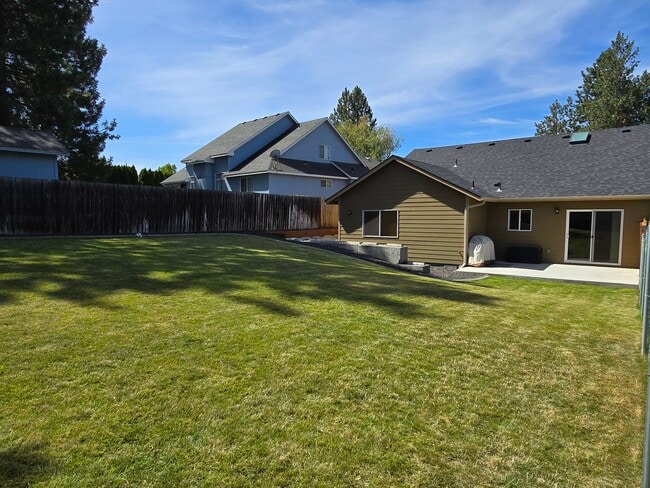 Building Photo - 12522 N Denver Dr