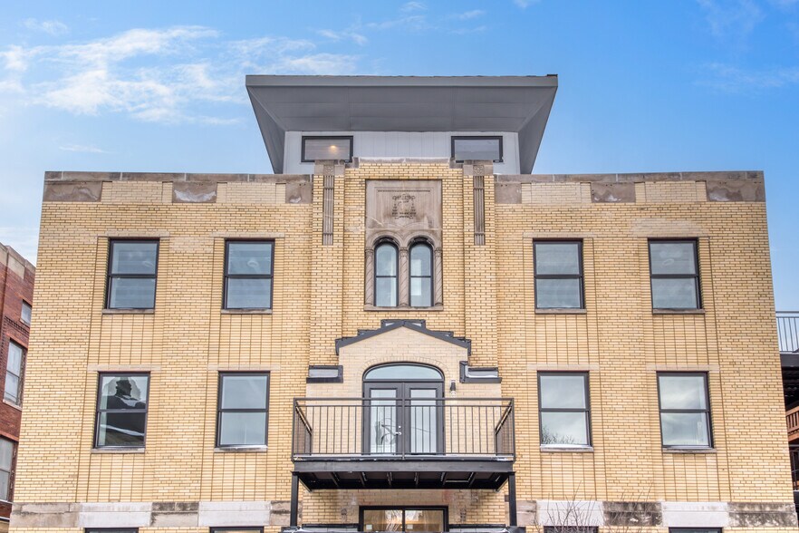 Building Photo - 4626 N Ashland Ave