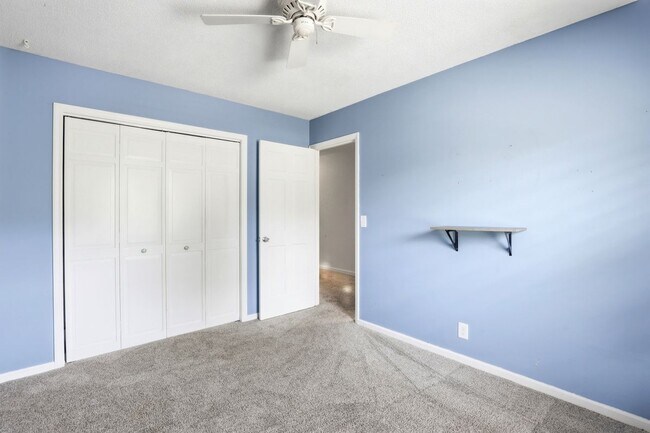 Building Photo - 102 Country Club Villa Dr