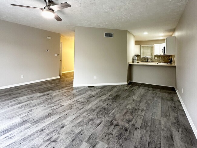 Building Photo - 750 Erow Ave