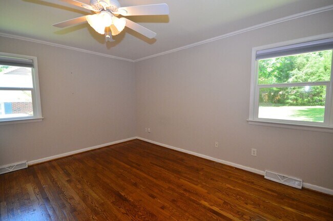 Building Photo - 304 Arrundale Dr