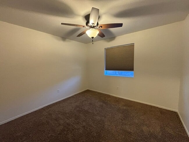 Building Photo - 3753 Tehachapi Dr