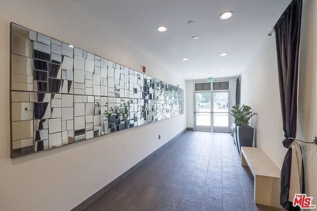 Building Photo - 5308 Sepulveda Blvd