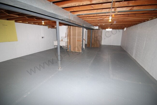 Building Photo - Won't Last Long!