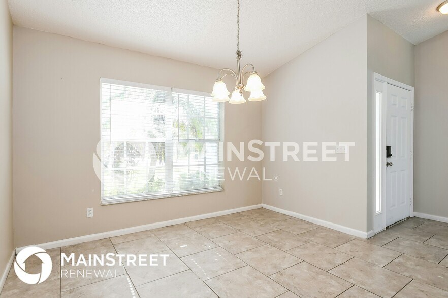 Building Photo - 625 Regency Way