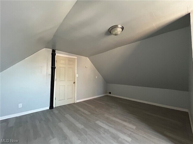 Building Photo - 11702 Brookfield Ave