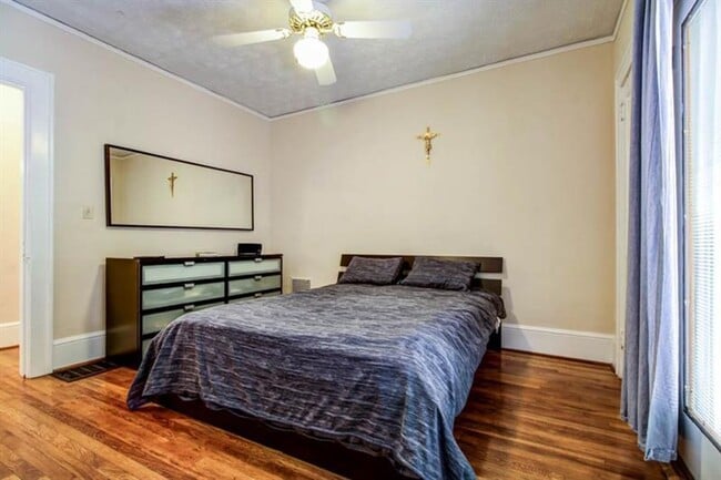 Building Photo - 162 Peachtree Hills Ave NE