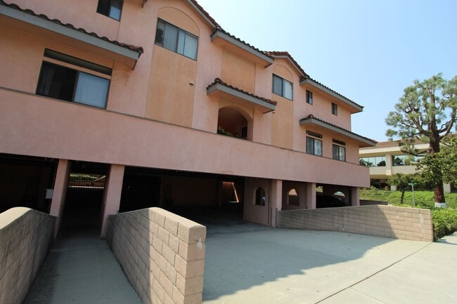 Building Photo - Quaint Gated Community near Pacific View Mall