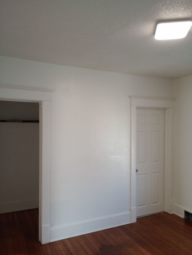 Building Photo - 615 Rebecca St