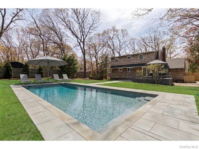 Building Photo - 135 Pembroke Dr