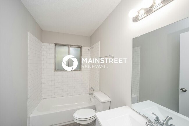 Building Photo - 4 Bedroom Pet-Friendly Home in MEMPHIS, TN with Main Street Renewal