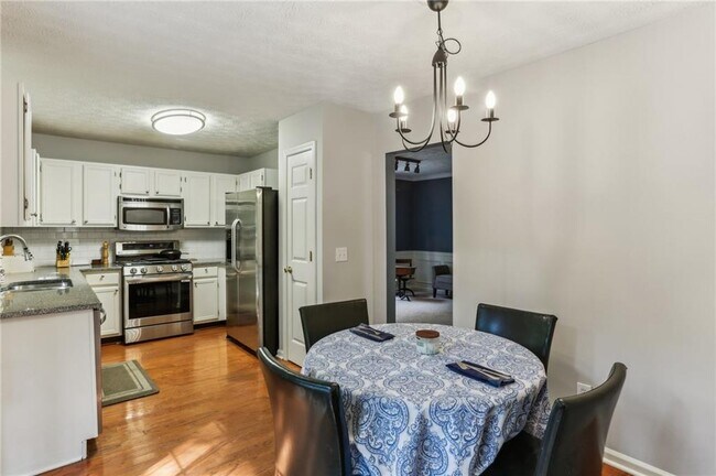 Building Photo - 4284 Cabretta Dr