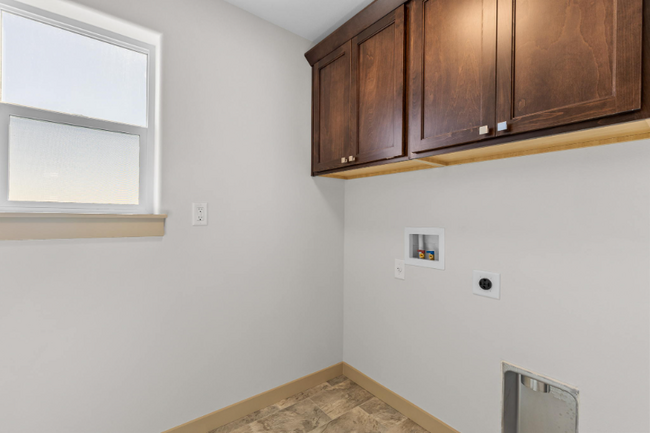 Building Photo - 2523 NW Spruce Pl