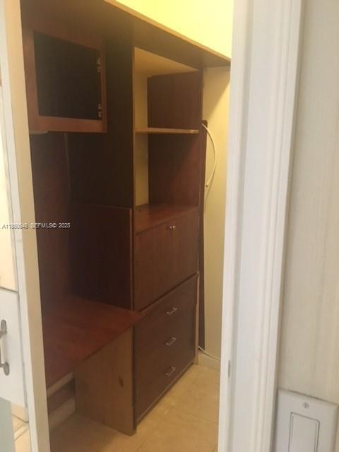 Building Photo - 232 NE 12th Ave