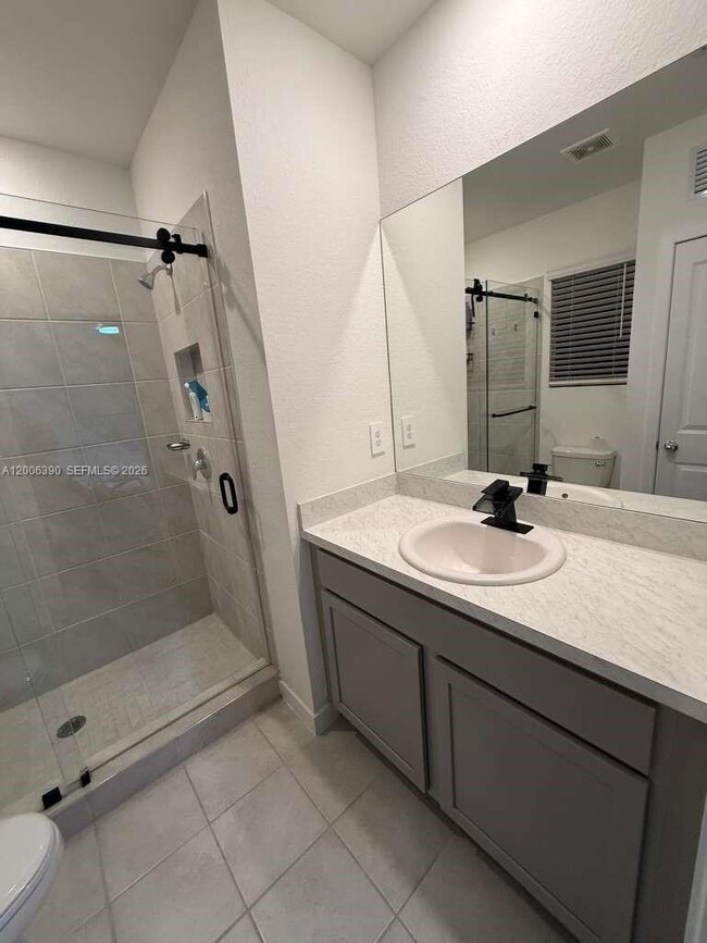 Building Photo - 441 NE 13th St