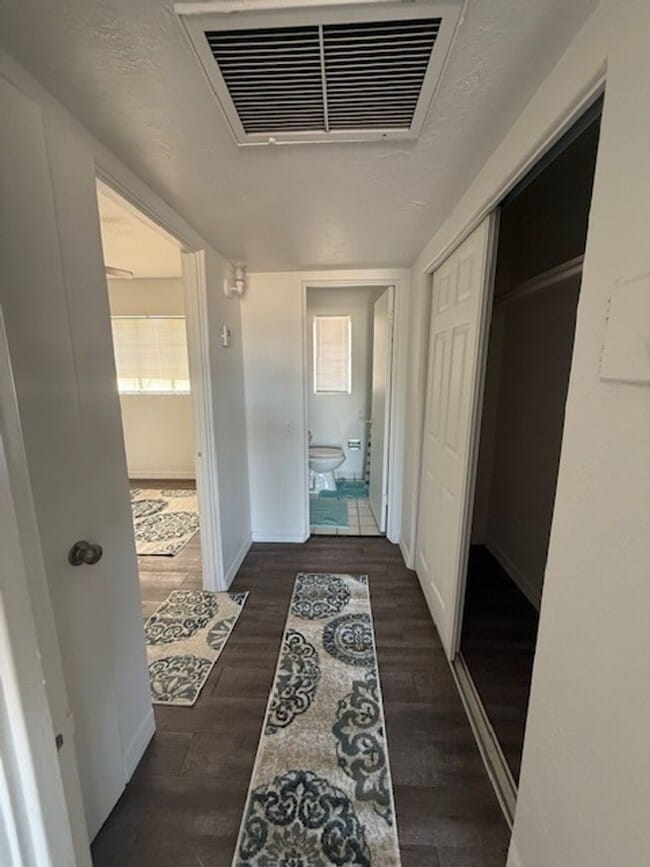 Building Photo - Location!! Awesome 1 bed 1 bath in Historic Glendale