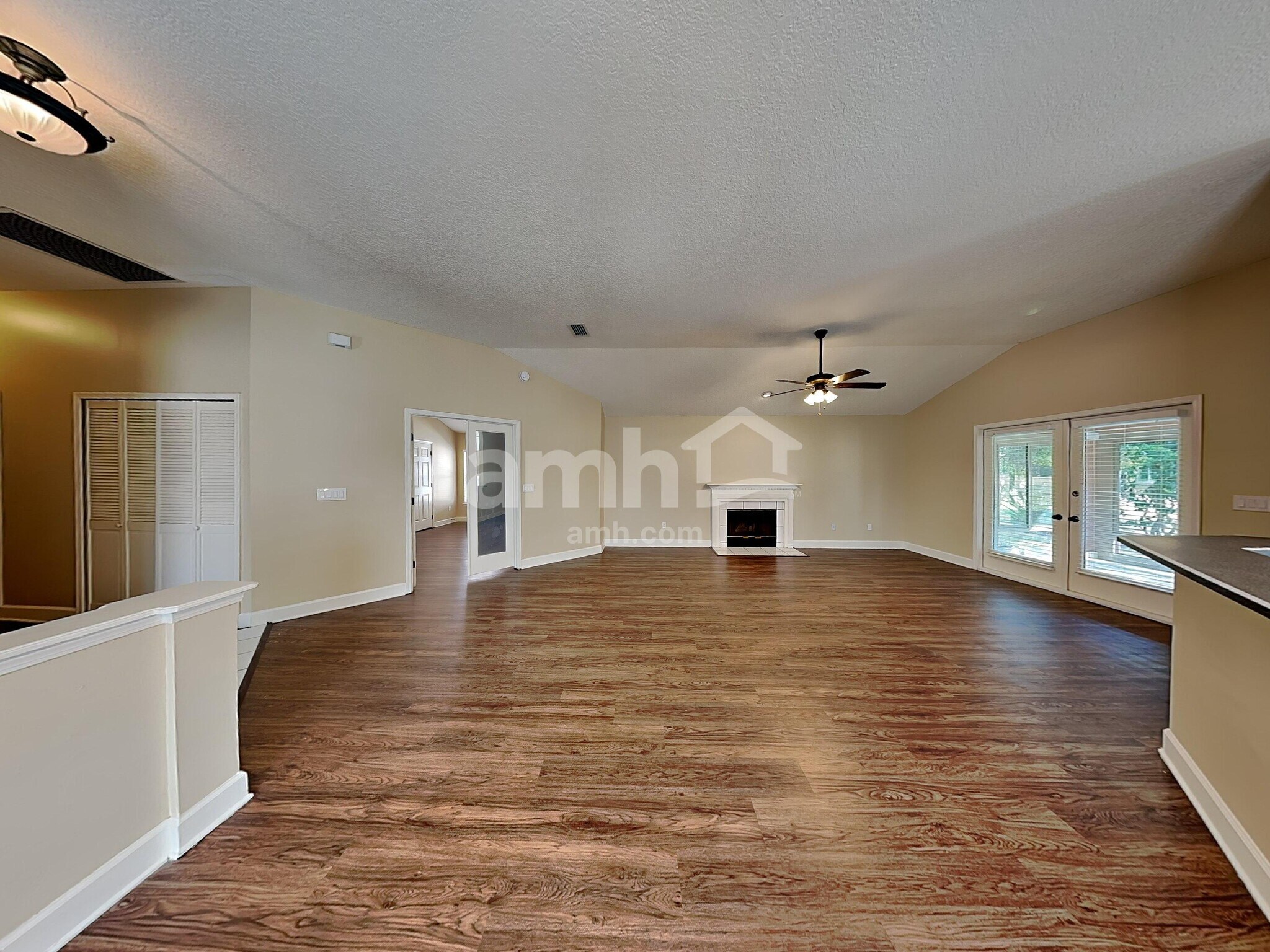 Building Photo - 805 Putters Green Way N