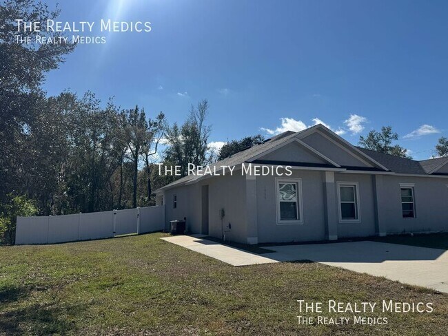 Building Photo - 1999 Marshall St