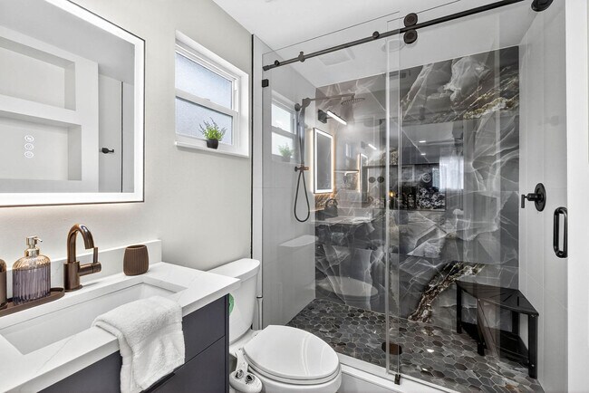 Building Photo - 319 Brentwood Dr