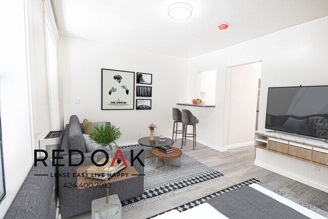 Building Photo - Completely Remodeled Top Floor Studio With...