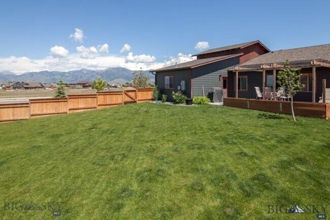 Building Photo - 3-Bedroom, 2-Bathroom Single-Level Home in Bozeman, MT