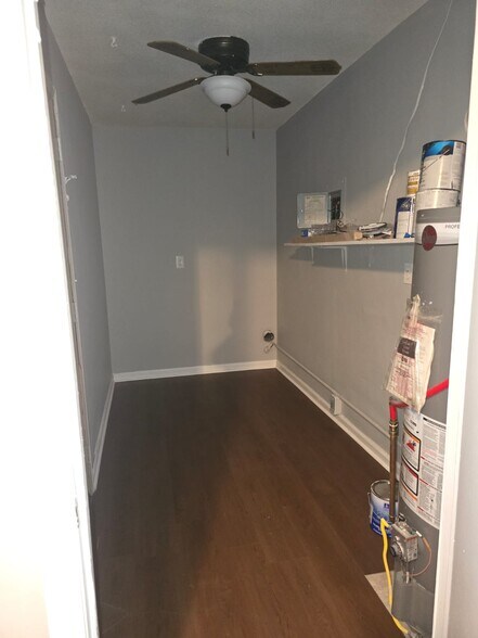 Building Photo - 3221 Westbrook Dr