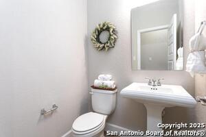 Building Photo - 2131 Thayer Cv