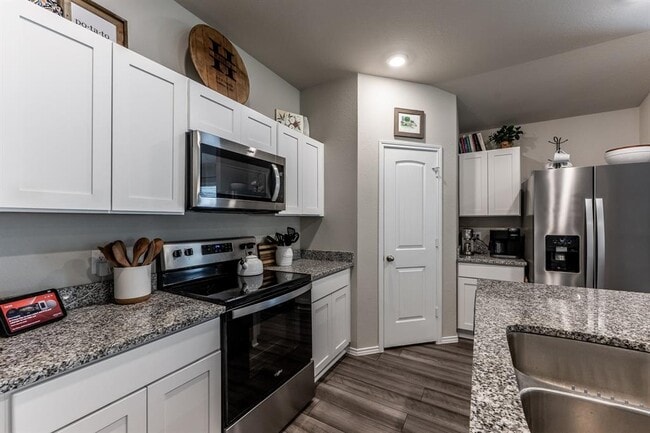 Building Photo - 306 Pecos Dr
