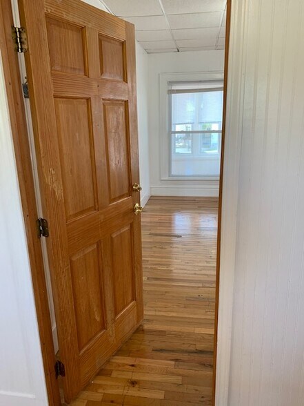Building Photo - 112 N Lancaster St