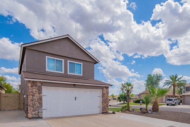 Building Photo - 10615 N 63rd Dr