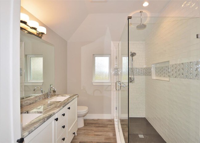 Building Photo - 3515 Linwood St