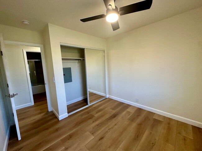 Building Photo - 321 Rancho Dr