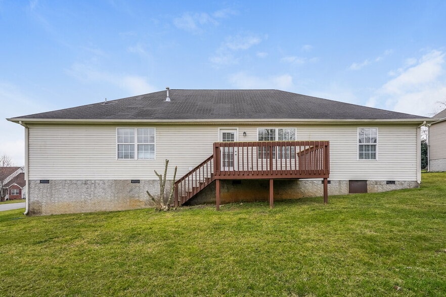 Building Photo - 634 Woodland Hills Dr