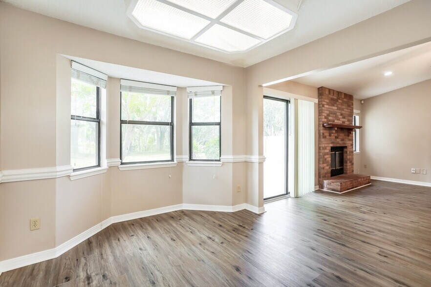 Building Photo - 2232 Alderney Ct