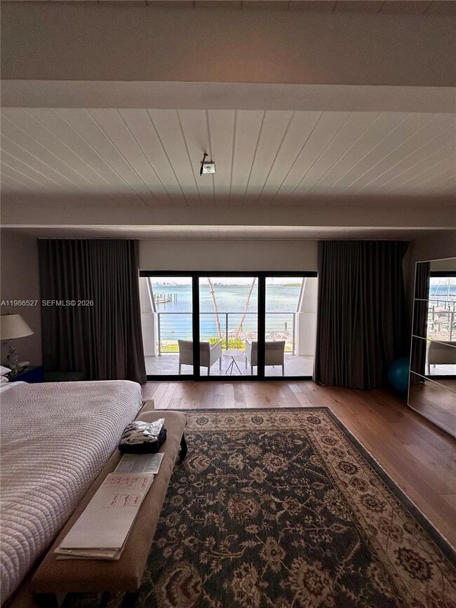 Building Photo - 166 Harbor Dr