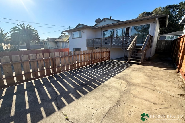 Building Photo - Bright and Spacious 3BD/3BA Home with Bonu...