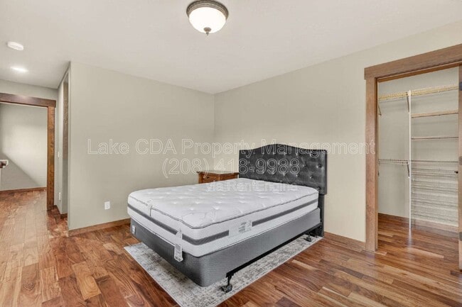 Building Photo - 8668 N Stable Trace Ct