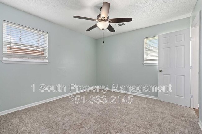 Building Photo - 8983 Larry Dr