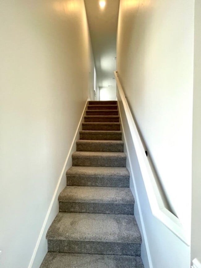 Building Photo - 3070 NE Terreo Pl