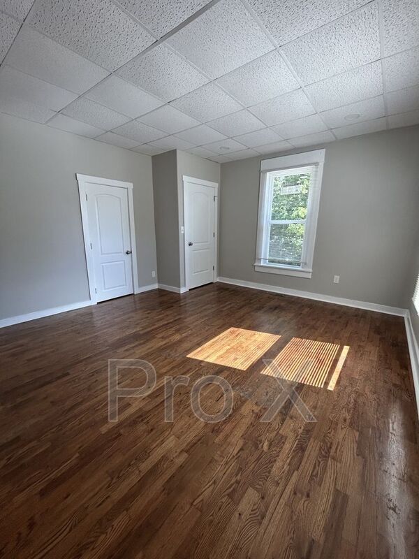 Building Photo - 502 E Jefferson St