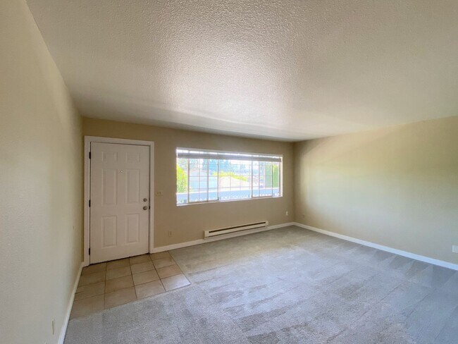 Interior Photo - Washington Oaks