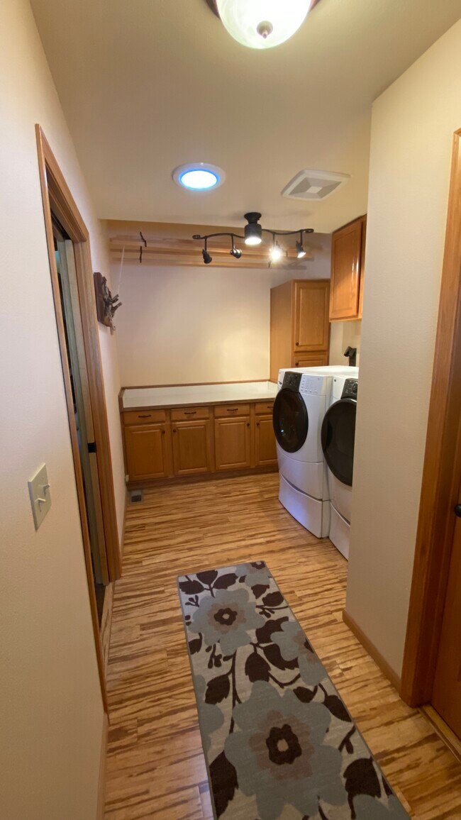 Building Photo - 26927 Manzanita Ct