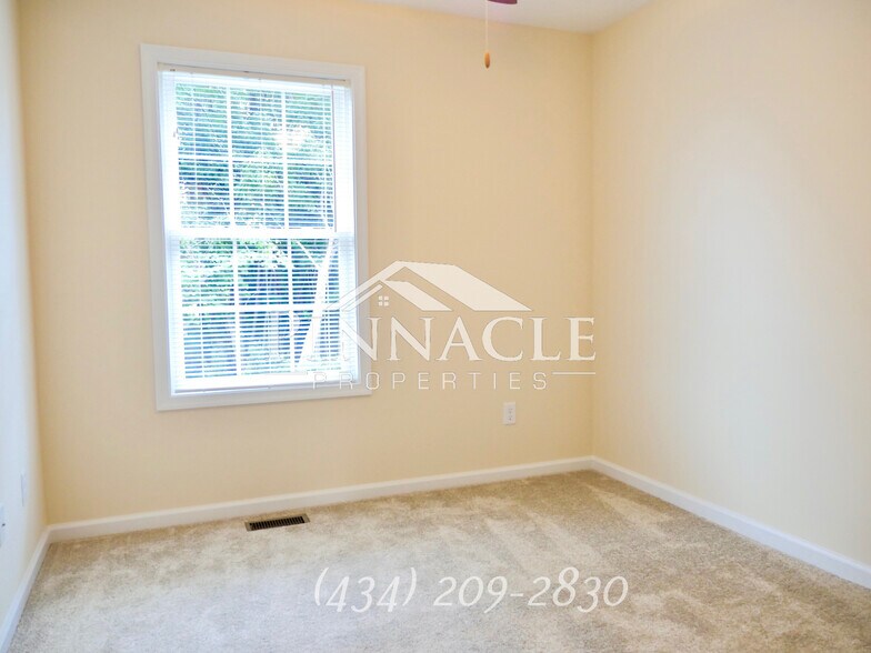 Building Photo - 735 Old Graves Mill Rd