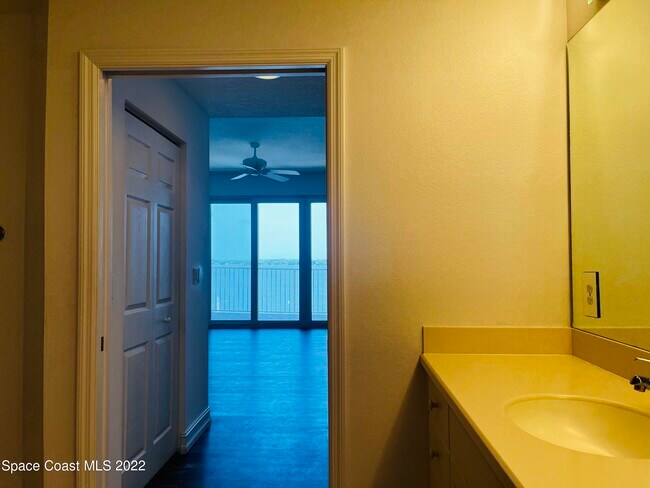 Building Photo - 93 Delannoy Ave